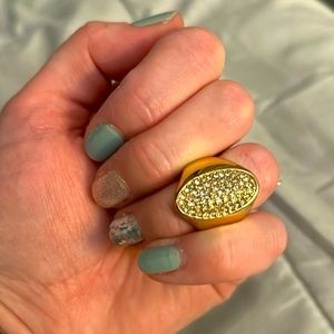 Avon ring, size 6, gold, excellent condition